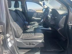 2021 Nissan Navara ST-X