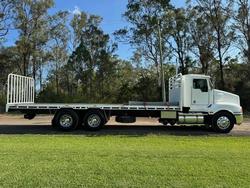2004 Kenworth
T401, Cat C12, 18Sp Manual