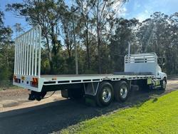 2004 Kenworth
T401, Cat C12, 18Sp Manual