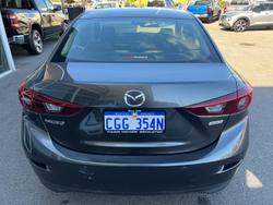 2018 Mazda
3 Neo Sport