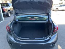 2018 Mazda
3 Neo Sport