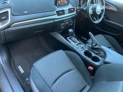 2018 Mazda
3 Neo Sport