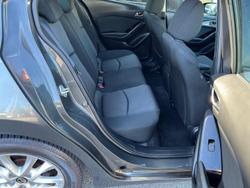 2018 Mazda
3 Neo Sport