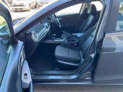 2018 Mazda 3 Neo Sport