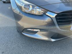 2018 Mazda 3 Neo Sport