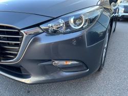 2018 Mazda 3 Neo Sport