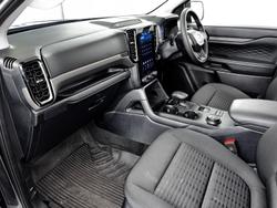 2024 Ford
Everest Ambiente