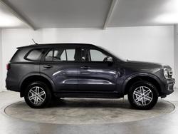 2024 Ford
Everest Ambiente
