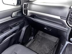 2024 Ford
Everest Ambiente