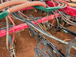 VADERSTAD Seed Hawk SH6010 60 Seeding Bar with liquid tank