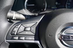 2024 Nissan
Navara SL