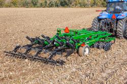 Great Plains
Max Chisel MC5315 19 Vertical Tillage