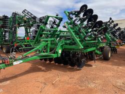 Great Plains
Max Chisel MC5315 19 Vertical Tillage