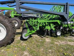 2024 Boss
40' Bridge-Frame Planter