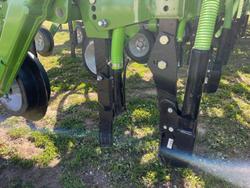 2024 Boss
40' Bridge-Frame Planter
