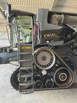 2018 Massey Ferguson Ideal 8T Harvester