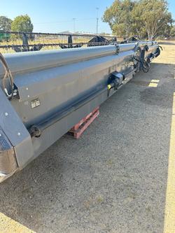 2018 MF
Ideal 8T Harvester & Powerflow 1220 40' Front