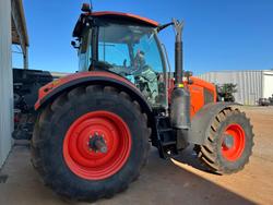 Kubota
M7171p Premium Powershift Tractor