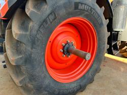 Kubota
M7171p Premium Powershift Tractor