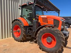 Kubota
M7171p Premium Powershift Tractor