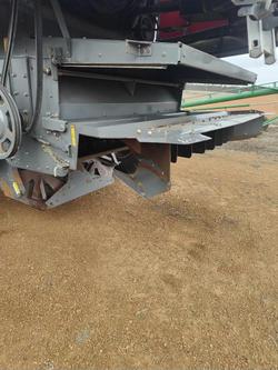 2013 Massey Ferguson
9560 Header And 2015 40 Foot 9255 Dynaflex Front