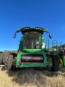 2012 John Deere
S690 Harvester + 640D 40Ft Front