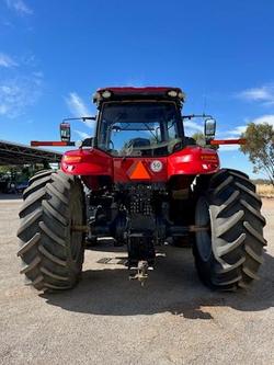 2015 CASE IH
                310 Magnum 310Hp Tractor 