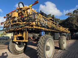 2013 Rogator 1300 Self-Propelled Sprayer