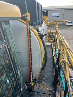 2013 Rogator 1300 Self-Propelled Sprayer