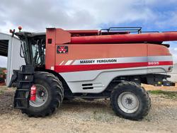 Massey Ferguson
9895 Harvester