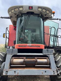 Massey Ferguson
9895 Harvester