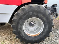 Massey Ferguson
9895 Harvester
