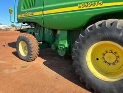 John Deere
                9650 Sts Combine Harvester