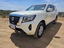 2023 Nissan
                Navara ST