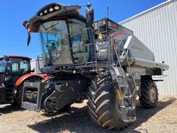 Gleaner
S97 Super Series Combine Harvester