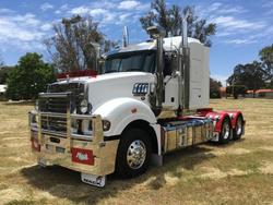 2025 Mack Super-Liner White