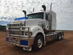 2025 Mack Super-Liner White