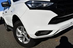 2024 Isuzu
MU-X LS-M