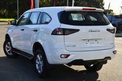 2024 Isuzu
MU-X LS-M