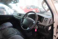 2006 Toyota Hiace Commuter TRH223R French Vanilla