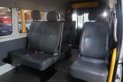 2006 Toyota Hiace Commuter TRH223R French Vanilla