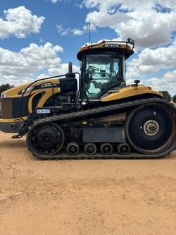 2015 Challenger Mt875e