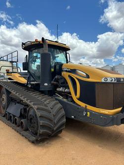 2015 Challenger Mt875e