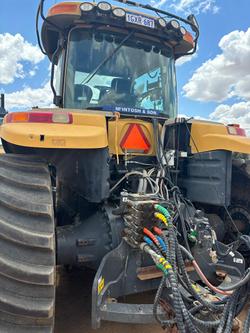 2015 Challenger Mt875e