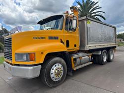 1998 Mack Ch YELLOW