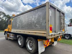 1998 Mack Ch YELLOW