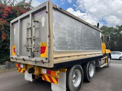 1998 Mack Ch YELLOW
