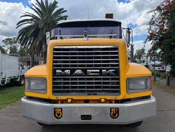 1998 Mack Ch YELLOW