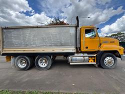 1998 Mack Ch YELLOW