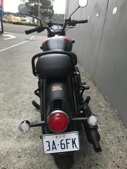 2025 Royal Enfield
Classic 350 Dark